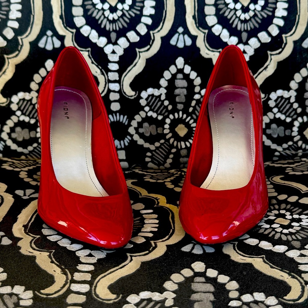 Fioni Red High Heel size 6